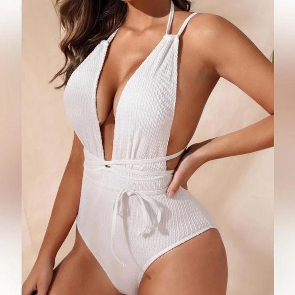 SHEIN White baiting suit - Picture 1 of 2
